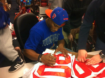 Victor Cruz In-Store Signing Jersey at Cow Over The Moon Toys and Sports Memorabilia