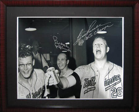 Brooks Robinson Authentic Autographed Photograph & Baseball 